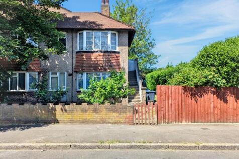 3 bedroom maisonette for sale