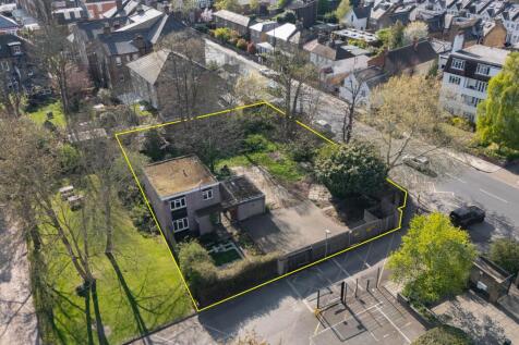 Detached house for sale