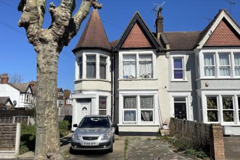 Studio flat for sale