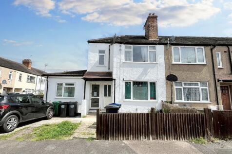 3 bedroom flat for sale