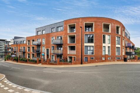 2 bedroom ground floor flat for sale