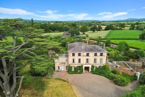 15 bedroom detached house for sale