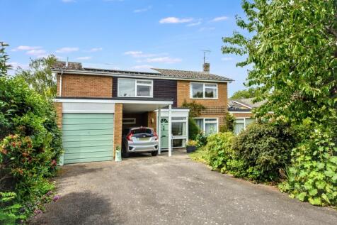 5 bedroom detached house for sale