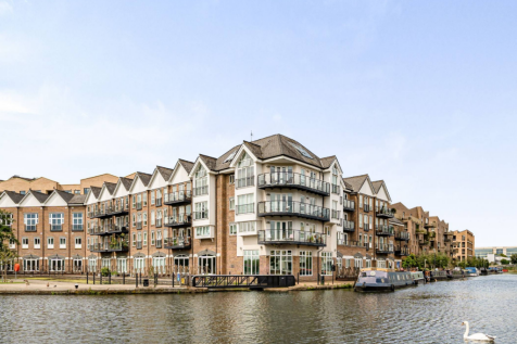 3 bedroom flat for sale