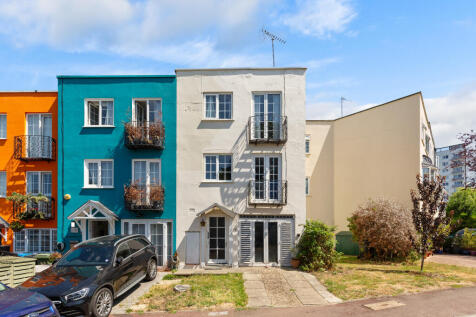 4 bedroom town house for sale