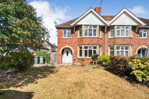 Semi-detached house for sale
