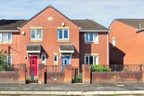 4 bedroom semi-detached house for sale