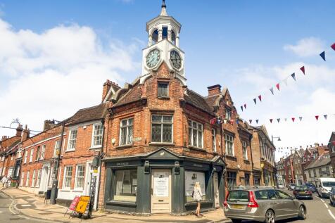 End of terrace house for sale