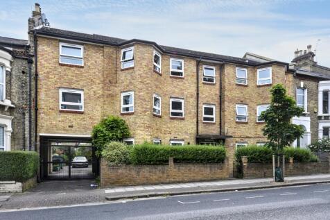 1 bedroom ground floor flat for sale