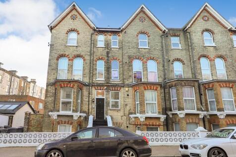 1 bedroom ground floor flat for sale