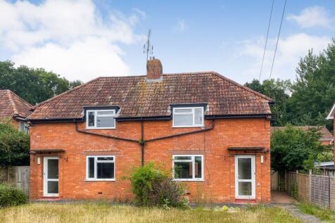 6 bedroom semi-detached house for sale