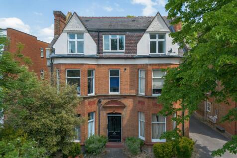 3 bedroom flat for sale