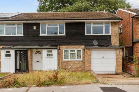 4 bedroom semi-detached house for sale