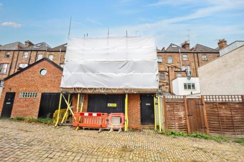 1 bedroom ground floor flat for sale