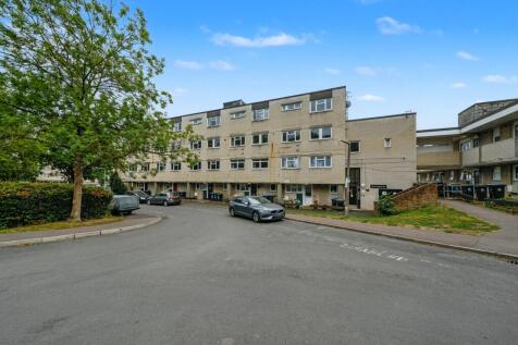 2 bedroom maisonette for sale