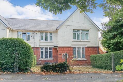 3 bedroom ground floor flat for sale