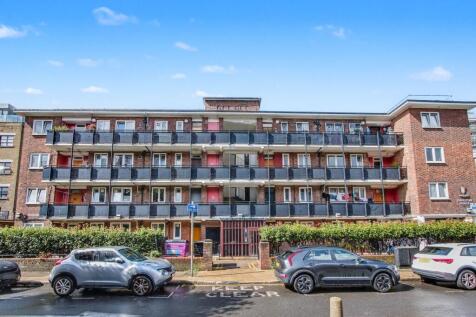 Studio flat for sale