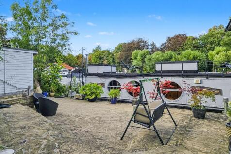 House boat for sale