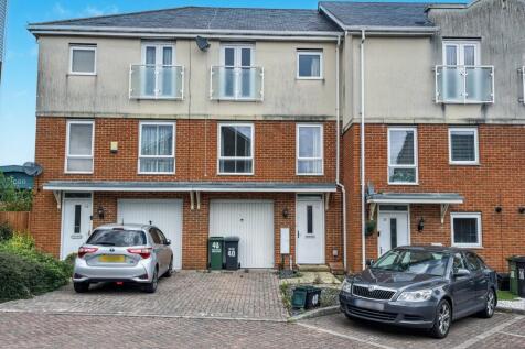 4 bedroom terraced house for sale