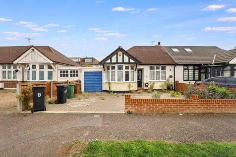 2 bedroom semi-detached bungalow for sale