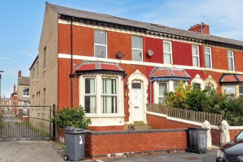 5 bedroom end of terrace house for sale