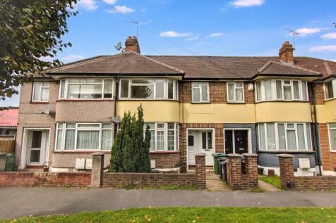 3 bedroom maisonette for sale