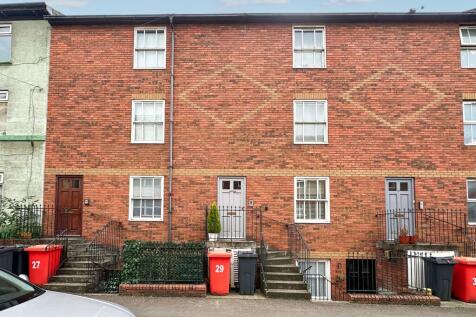 Studio flat for sale