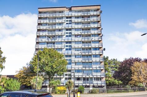 3 bedroom flat for sale