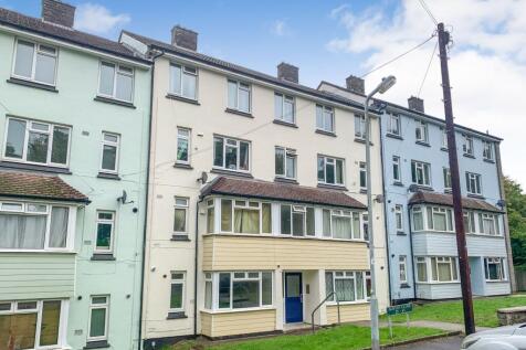 1 bedroom ground floor flat for sale