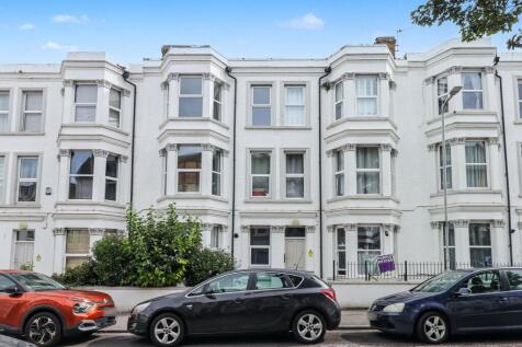1 bedroom ground floor flat for sale