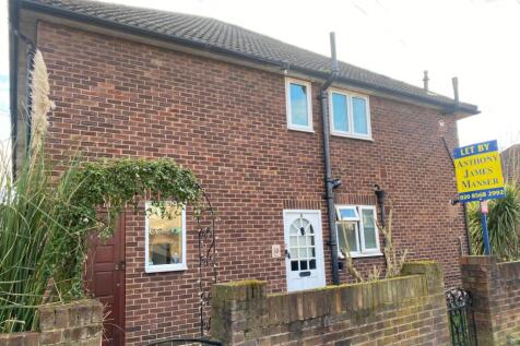 2 bedroom maisonette for sale