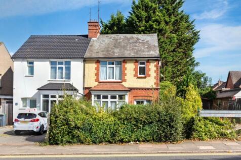 Semi-detached house for sale