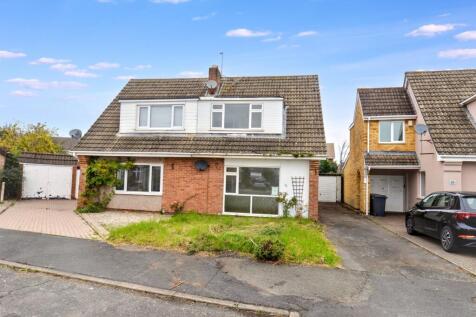 3 bedroom semi-detached house for sale