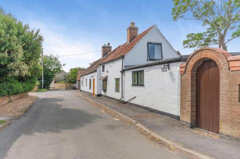 3 bedroom cottage for sale