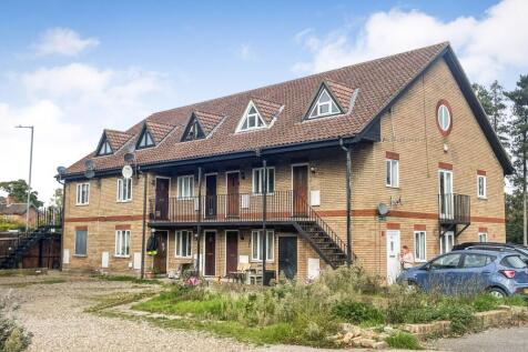 1 bedroom ground floor flat for sale