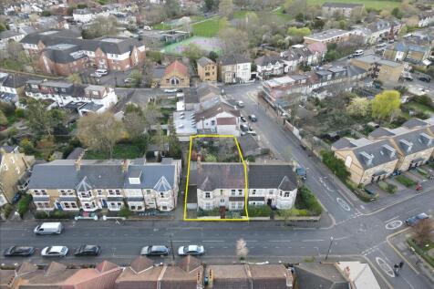 8 bedroom semi-detached house for sale
