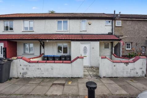 Terraced house for sale