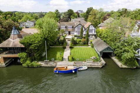 6 bedroom detached house for sale