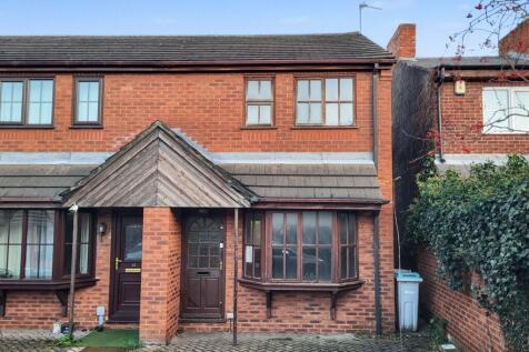 2 bedroom semi-detached house for sale