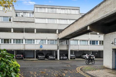 3 bedroom flat for sale