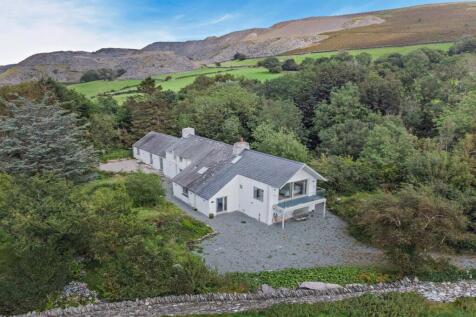 Detached house for sale