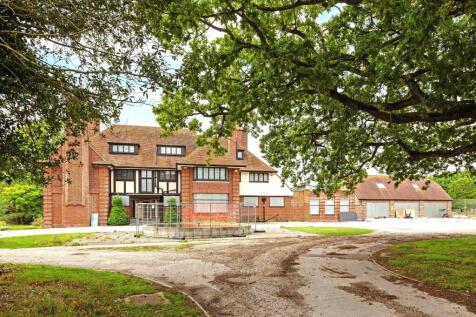 8 bedroom detached house for sale