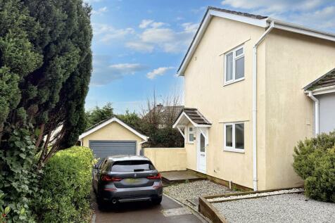 Bridle Close, Paignton, Devon 3 bed semi