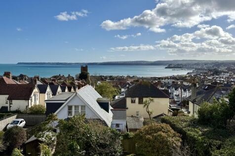 Headland Court, Paignton 2 bed apartment for sale