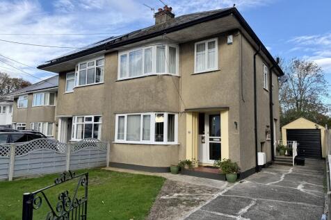 St. Michaels Road, Kingsteignton... 4 bed semi