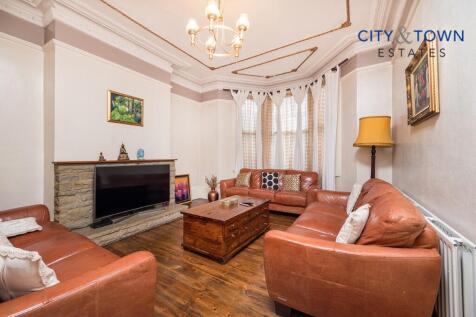 5 bedroom terraced house for sale