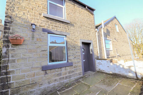 Victoria Street, Glossop SK13 2 bed end of terrace house for sale