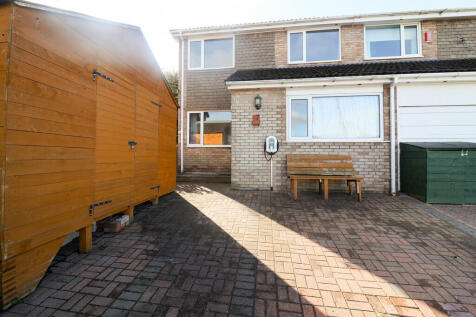 4 bedroom semi-detached house for sale