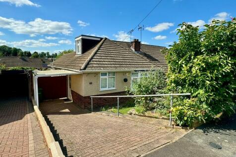 3 bedroom semi-detached bungalow for sale