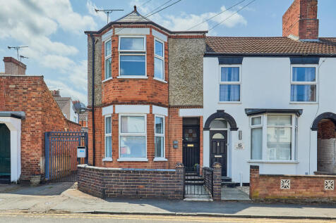 2 bedroom town house for sale